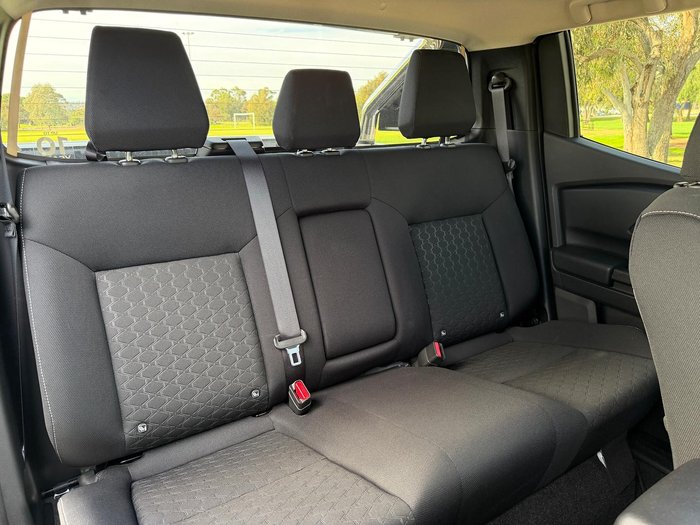 2026 Nissan Navara ST