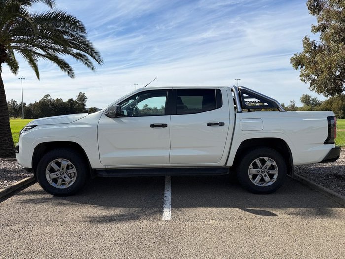 2026 Nissan Navara ST