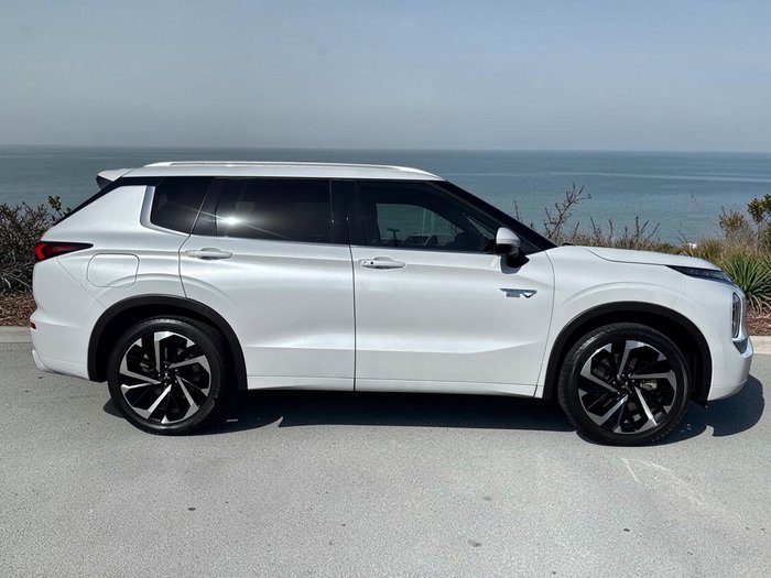 2023 Mitsubishi Outlander PHEV Exceed