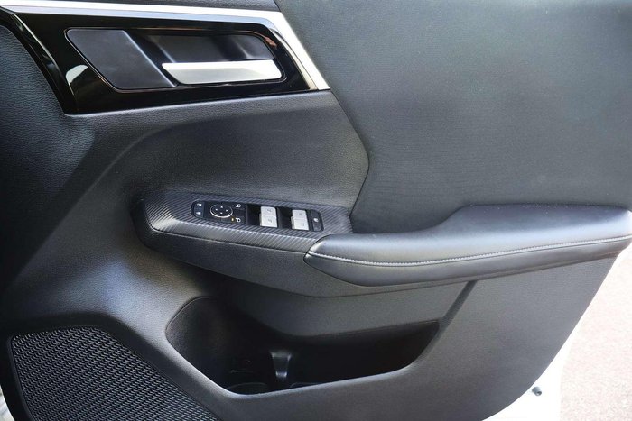 2023 Mitsubishi Outlander ES