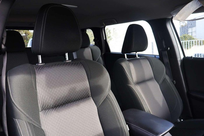 2023 Mitsubishi Outlander ES