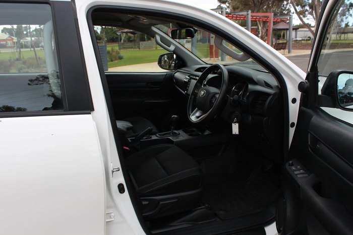 2023 Toyota Hilux SR