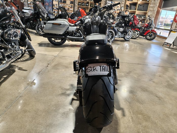 2025 HARLEY-DAVIDSON BREAKOUT 117 (FXBR) ROAD VIVID BLACK