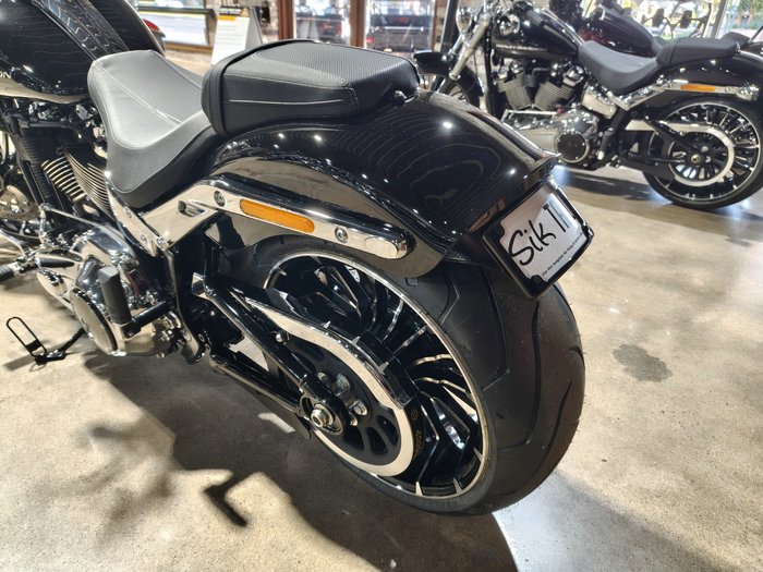 2025 HARLEY-DAVIDSON BREAKOUT 117 (FXBR) ROAD VIVID BLACK