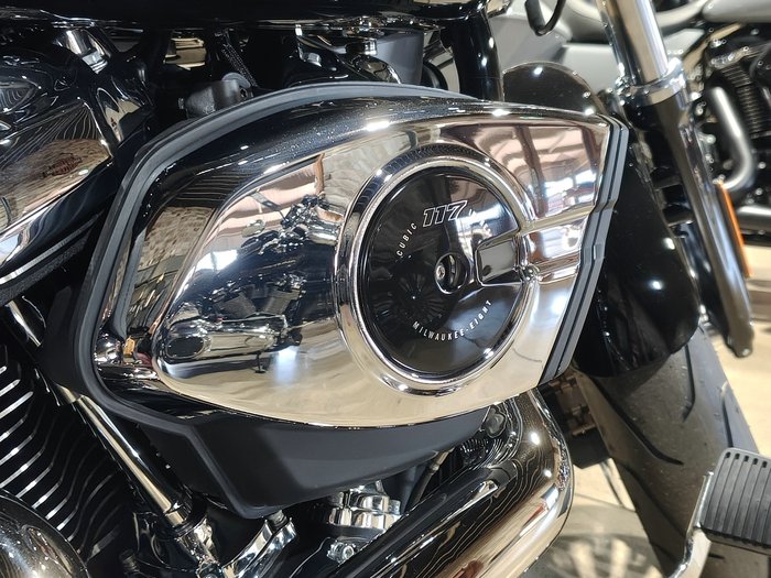 2025 HARLEY-DAVIDSON BREAKOUT 117 (FXBR) ROAD VIVID BLACK