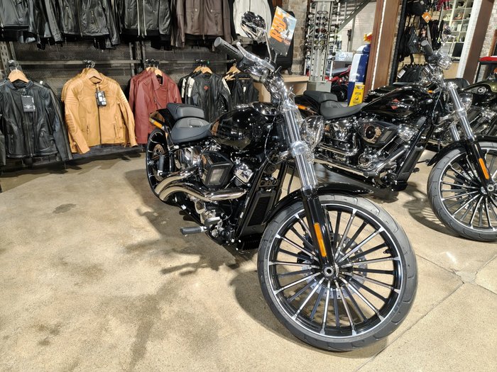 2025 HARLEY-DAVIDSON BREAKOUT 117 (FXBR) ROAD VIVID BLACK