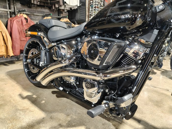 2025 HARLEY-DAVIDSON BREAKOUT 117 (FXBR) ROAD VIVID BLACK