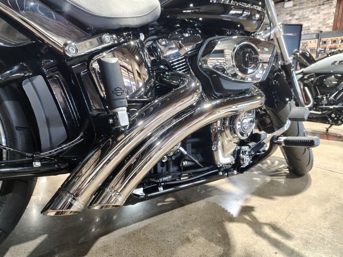 2025 HARLEY-DAVIDSON BREAKOUT 117 (FXBR) ROAD VIVID BLACK