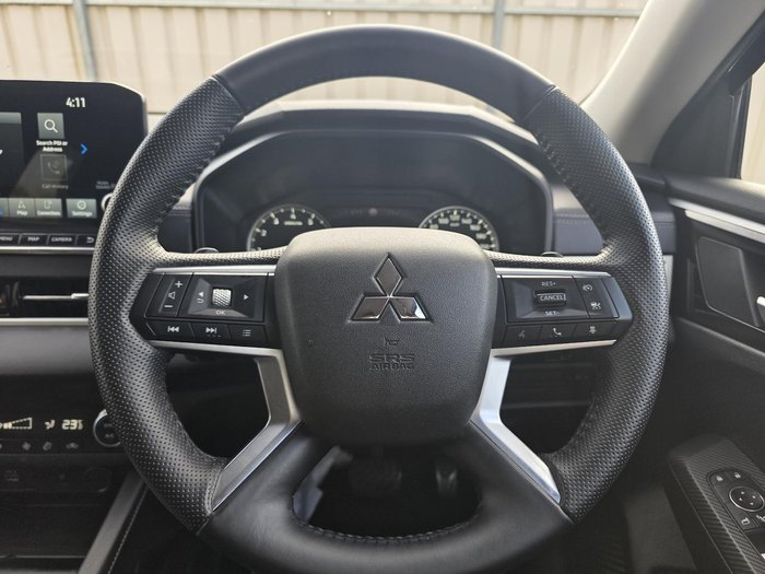 2023 Mitsubishi Outlander LS