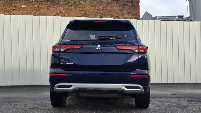 2023 Mitsubishi Outlander LS