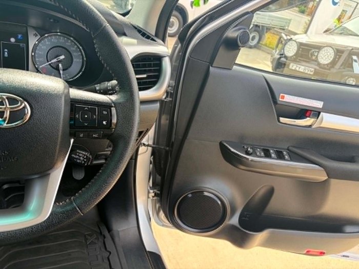 2023 Toyota Hilux SR5