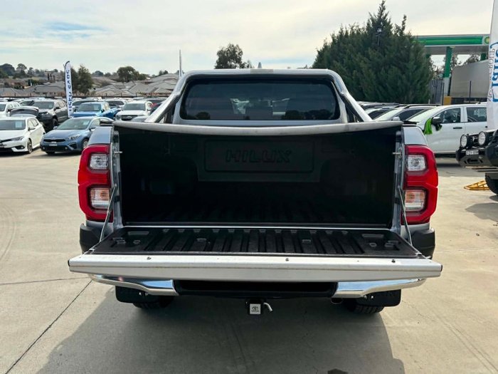 2023 Toyota Hilux SR5