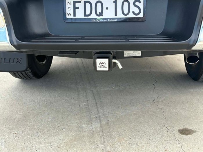 2023 Toyota Hilux SR5