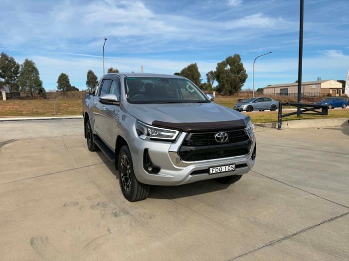 2023 Toyota Hilux SR5