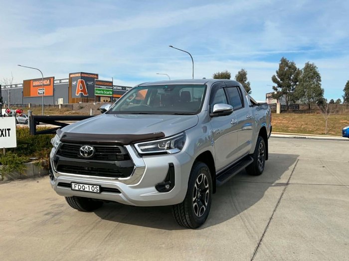 2023 Toyota Hilux SR5