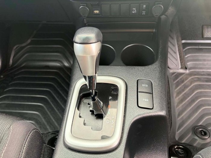 2023 Toyota Hilux SR5