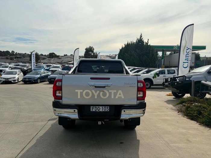2023 Toyota Hilux SR5