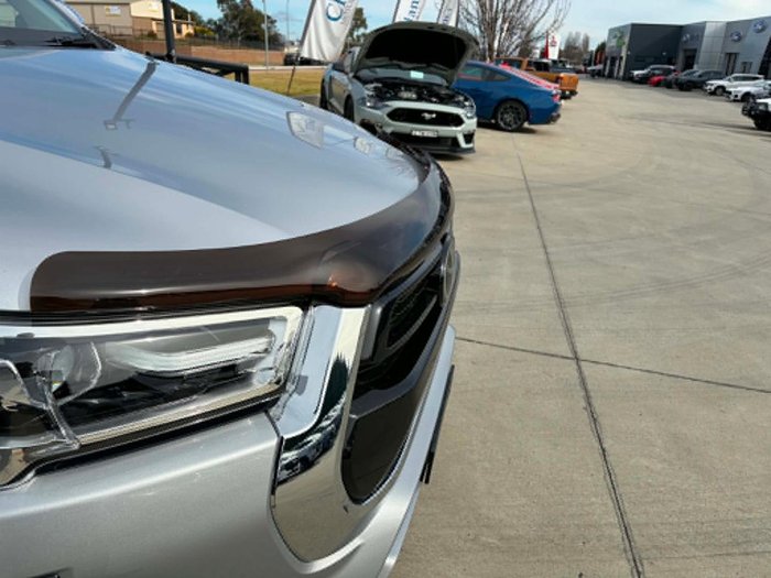 2023 Toyota Hilux SR5