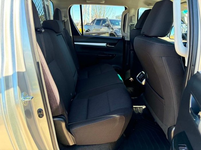 2021 Toyota Hilux SR5