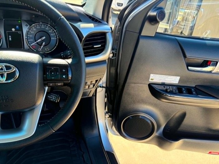 2021 Toyota Hilux SR5