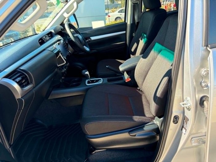 2021 Toyota Hilux SR5