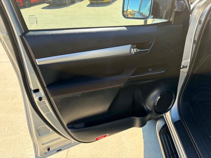 2021 Toyota Hilux SR5