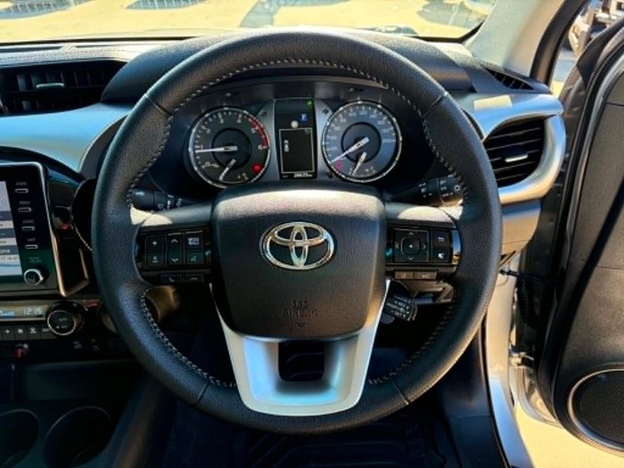2021 Toyota Hilux SR5