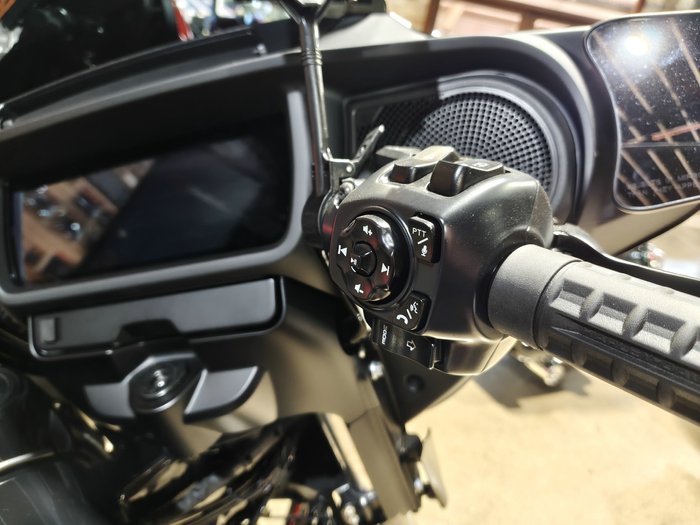 2026 HARLEY-DAVIDSON STREET GLIDE 117 (FLHX) ROAD VIVID BLACK