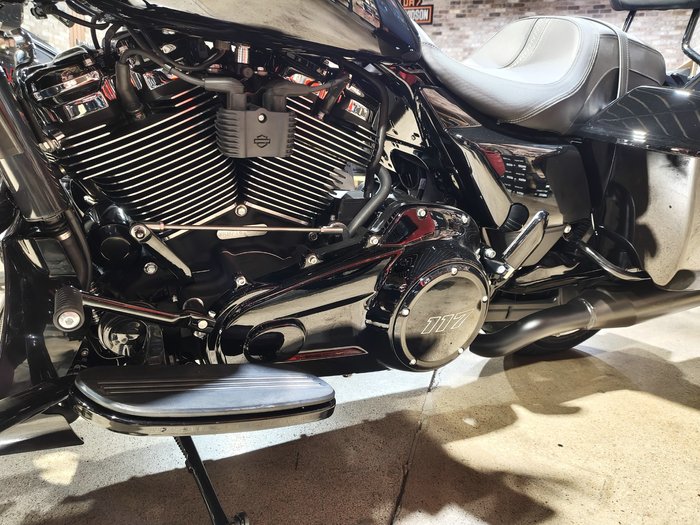 2026 HARLEY-DAVIDSON STREET GLIDE 117 (FLHX) ROAD VIVID BLACK