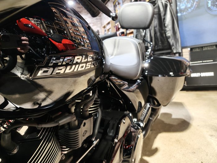 2026 HARLEY-DAVIDSON STREET GLIDE 117 (FLHX) ROAD VIVID BLACK