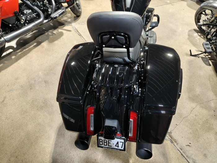 2026 HARLEY-DAVIDSON STREET GLIDE 117 (FLHX) ROAD VIVID BLACK