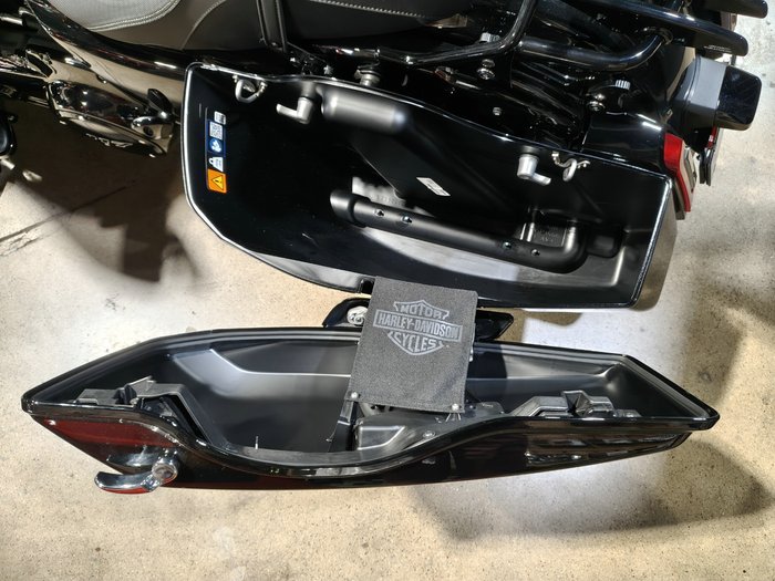 2026 HARLEY-DAVIDSON STREET GLIDE 117 (FLHX) ROAD VIVID BLACK
