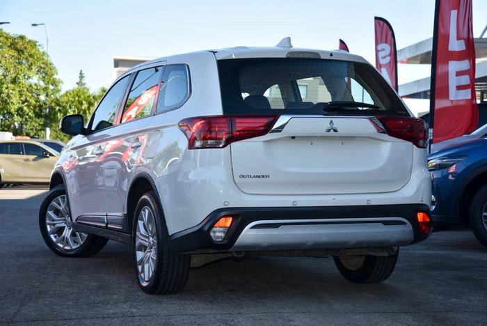2020 Mitsubishi Outlander ES