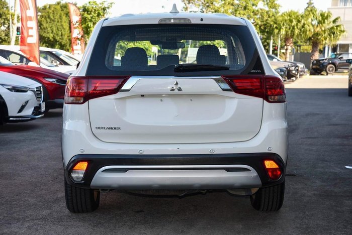2020 Mitsubishi Outlander ES