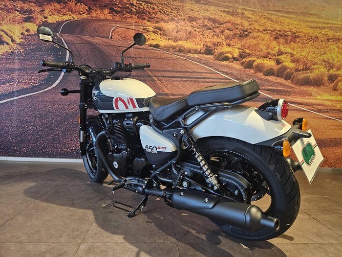 2025 Royal Enfield Shotgun 650 Shotgun White