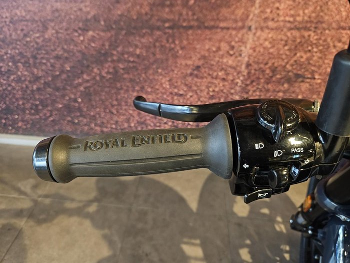 2025 Royal Enfield Shotgun 650 Shotgun White