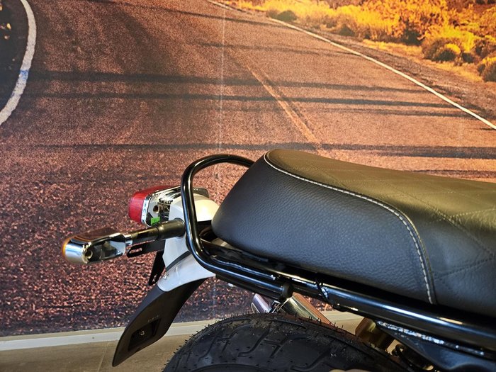 2022 Royal Enfield Interceptor 650 Classic 650 Twin Orange