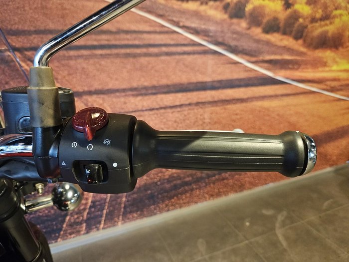 2023 Royal Enfield Meteor 350 Fireball Meteor Red