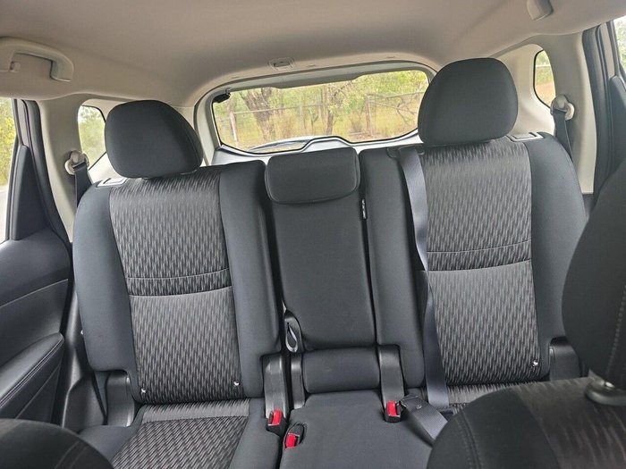 2022 Nissan X-TRAIL ST