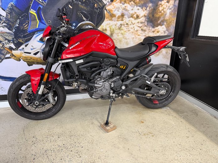 2022 DUCATI MONSTER + RED