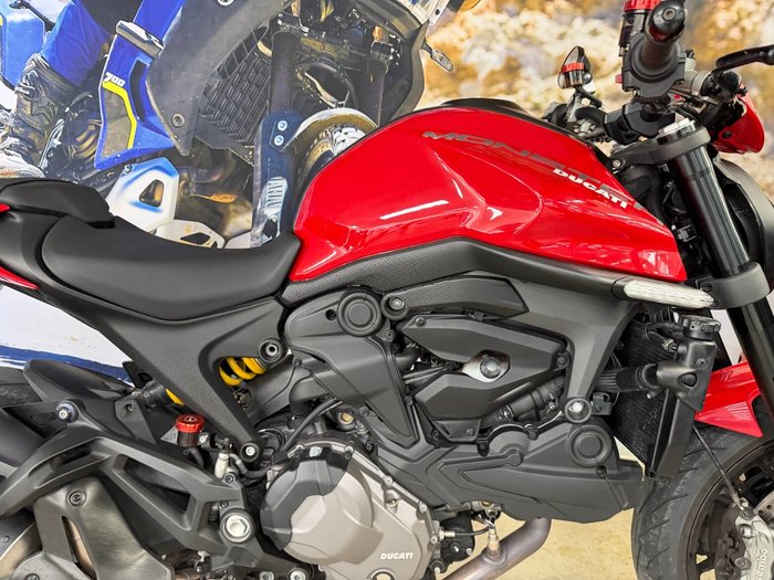 2022 DUCATI MONSTER + RED