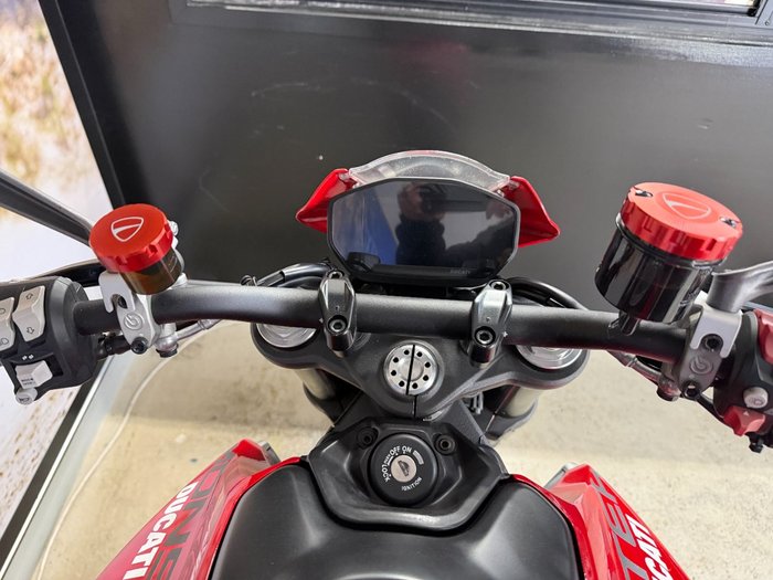 2022 DUCATI MONSTER + RED