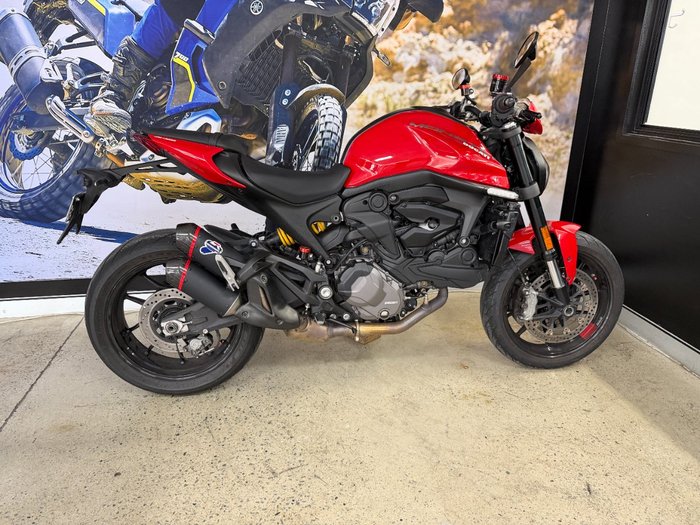2022 DUCATI MONSTER + RED