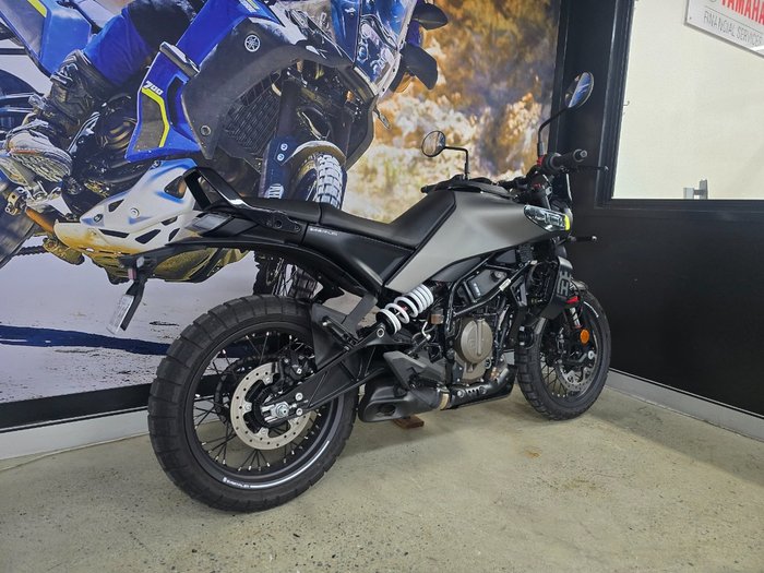 2025 HUSQVARNA SVARTPILEN 401 Grey