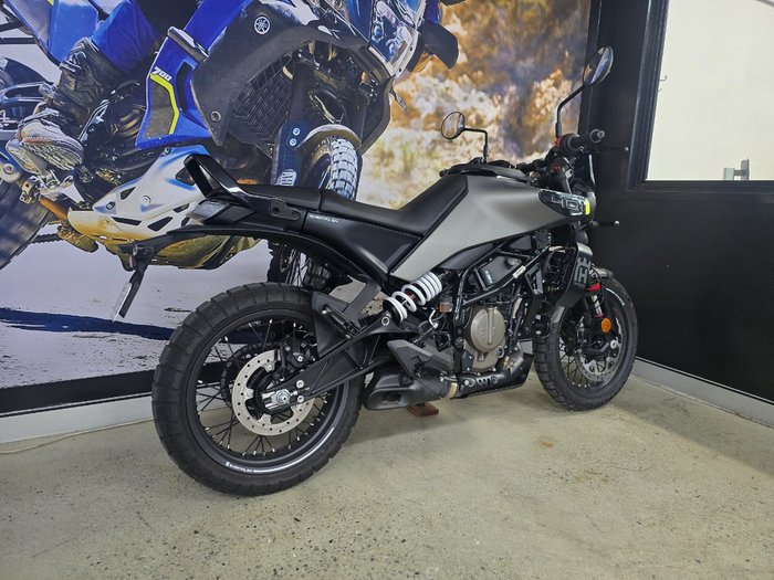 2025 HUSQVARNA SVARTPILEN 401 Grey