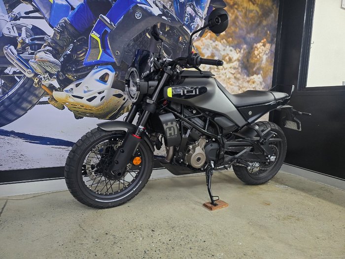 2025 HUSQVARNA SVARTPILEN 401 Grey