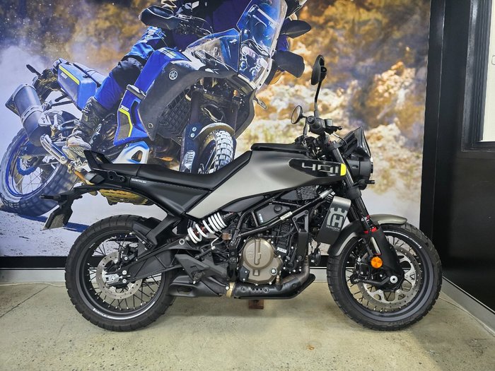 2025 HUSQVARNA SVARTPILEN 401 Grey