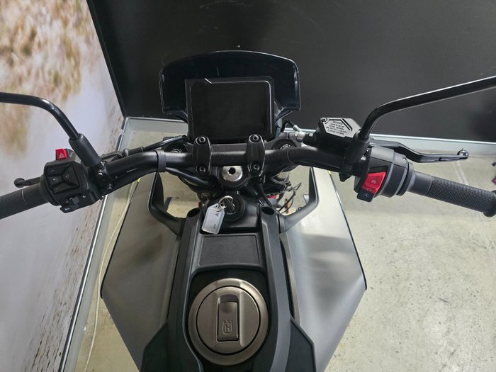2025 HUSQVARNA SVARTPILEN 401 Grey