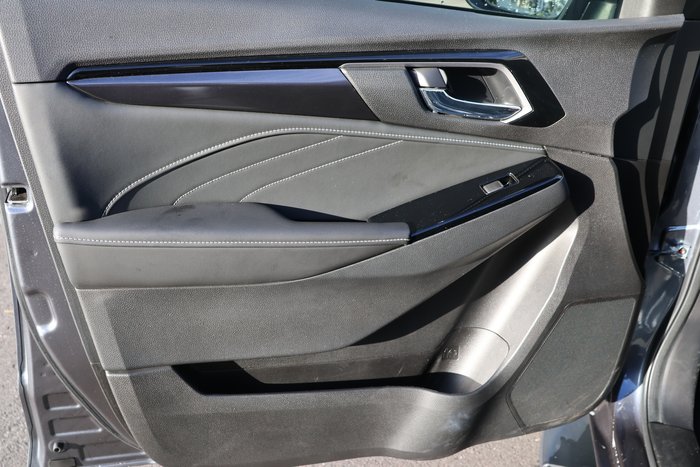 2023 Isuzu MU-X LS-T
