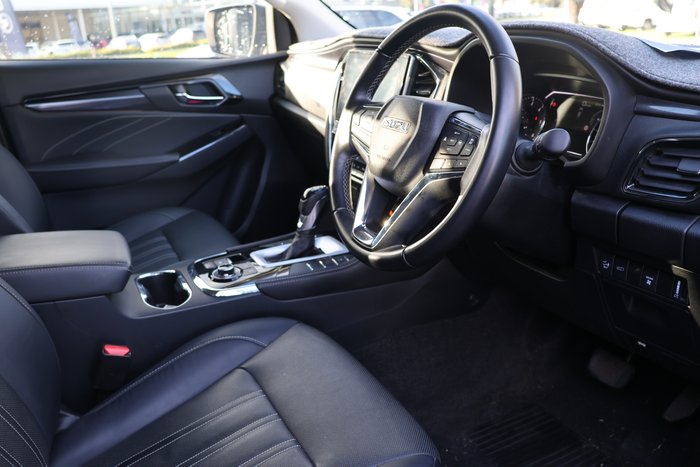 2023 Isuzu MU-X LS-T
